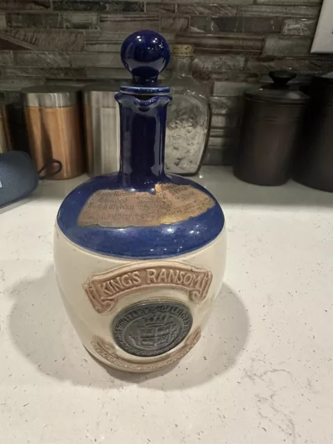 *Vintage: KINGS RANSOM ‘Round the World’ Whiskey Stoneware Jug-Made In England*