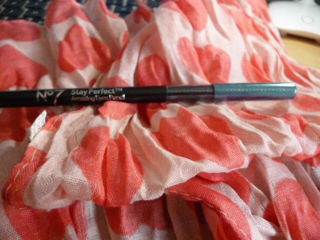 Stiefel No7 Stay Perfect Amazing Eyes tiefgrüner Bleistift 1,2 g .NEU