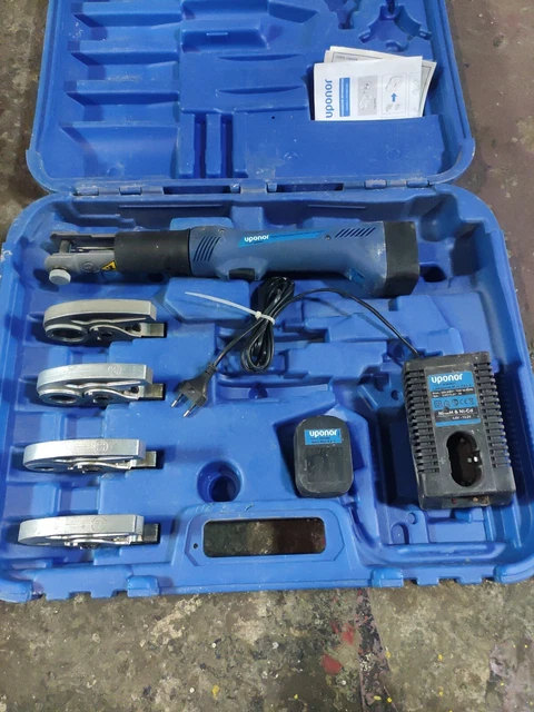 Sertisseuse Uponor UP 75 avec 6 machoires