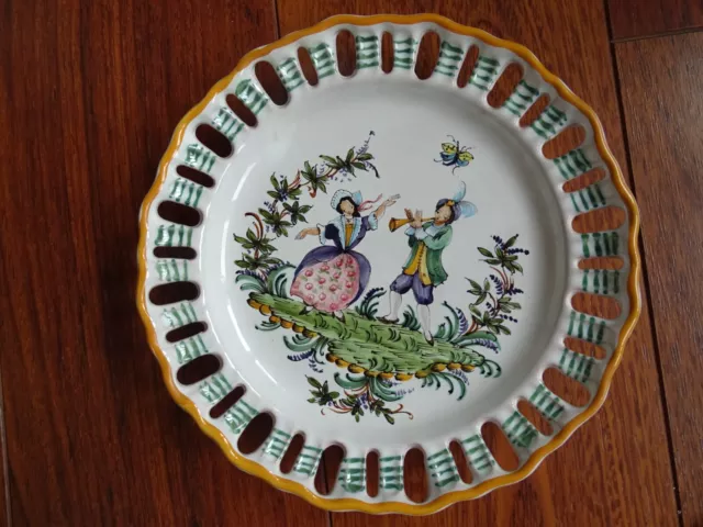 MOUSTIERS 1 BELLE ASSIETTE AJOUREE EN FAIENCE MANUFACTURE LALLIER n°2