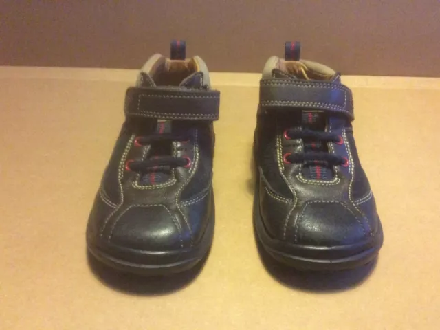 Clarks First Shoes Boys Navy (Brown/Tan/Red) Size 5.5F. Used