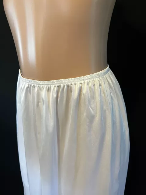 White Vanity Fair Tricot Nylon Half slip size Large 22 Lace Trim  Open Slit 2