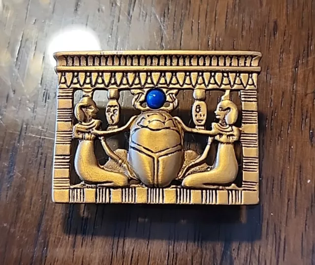 Vtg Egyptian revival Gold Tone Blue Stone Scarab brooch Pin EUC