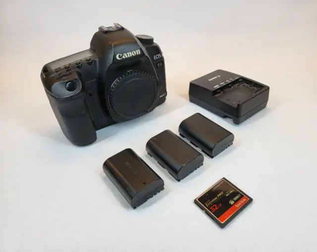 Canon EOS 5D Mark II 21.1 MP Digital SLR Camera - Black (Body + batteries)