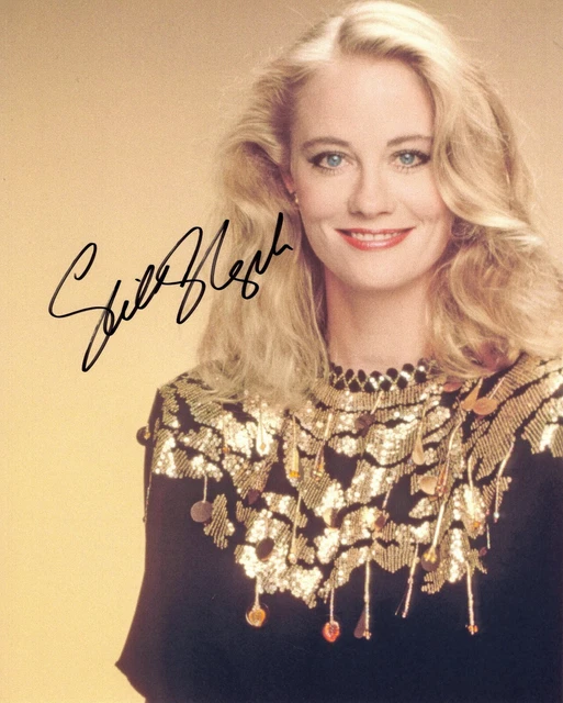 A fantastic 10x8 Autographed Photo of Cybill Shepherd & CoA