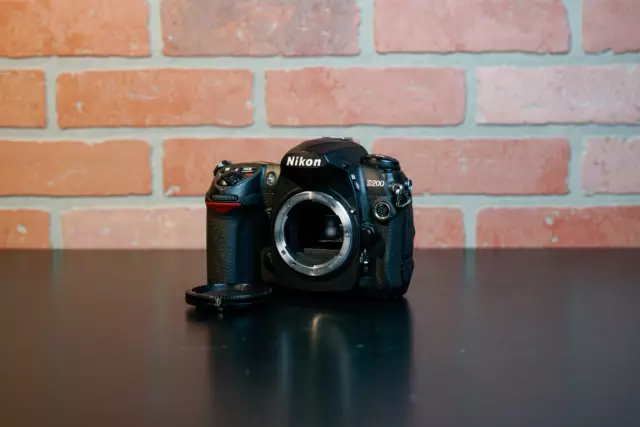 Nikon D200 10.2 MP Digital SLR Camera - W Sigma 18-125mm F3.5-5.6