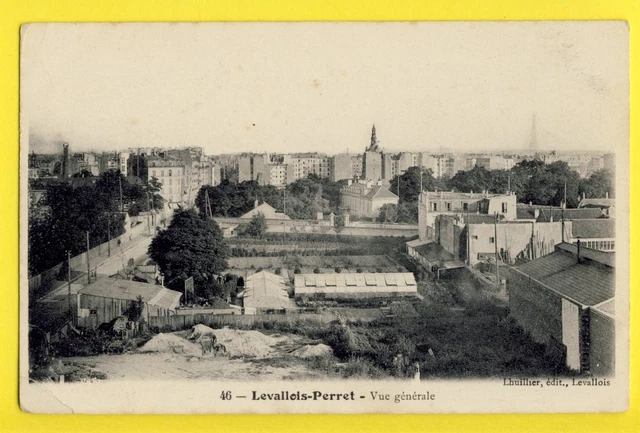 cpa FRANCE 92 - LEVALLOIS PERRET General View towards the Eiffel Tower SAND GARDENS