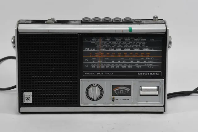 J24T82- Grundig Music Boy 1100 radio valigia