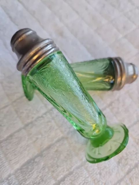 royal lace green depression glass salt and pepper shakers