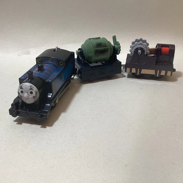 THOMAS THE TANK engine steelworks and wagons. trackmaster train 2013 £ ...