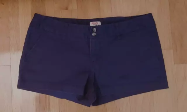 Mossimo Supply Co Womans Low Rise Shorty Shorts Stretch Size Jrs 9 🔥