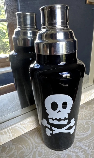"Coctelero Skull & Crossbones vidrio negro 10"