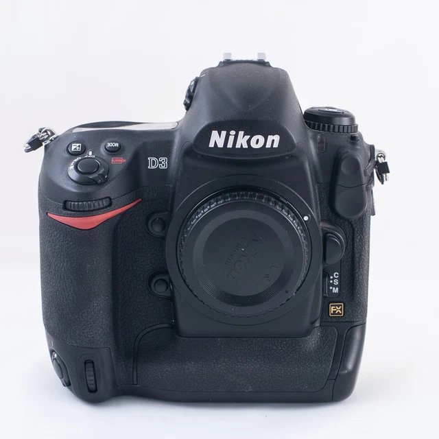 Nikon D3 Full Frame Digital Camera 12.1MP  near mint