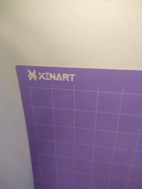 Alfombra De Corte Xenart Agarre Fuerte 12 X 12" Púrpura - Propiedad Anterior Pero Nunca Usada