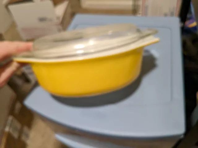 Vintage PYREX Yellow 1.5 QT Oval Casserole Dish 043 Lid