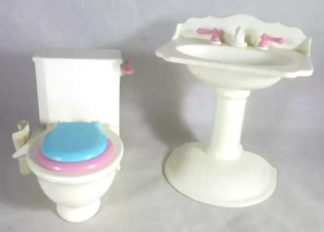 1996 Mattel Barbie Kelly Doll Dollhouse Furniture Potty Training Toilet & Sink