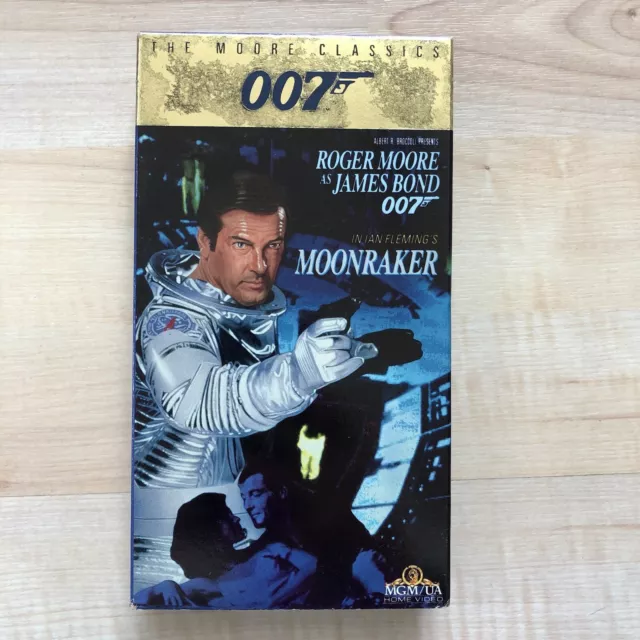 MOONRAKER James Bond 007 Roger Moore VHS MGM/UA Release