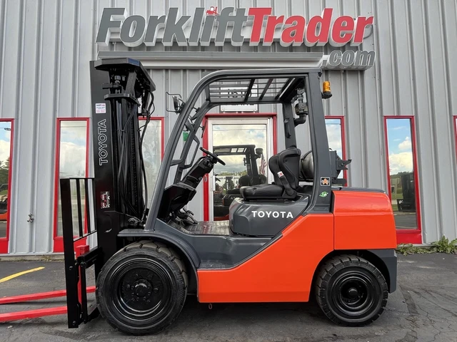 2009 Toyota 8Fgu30 6000Lb Solid Pneumatic Traction Tire Forklift