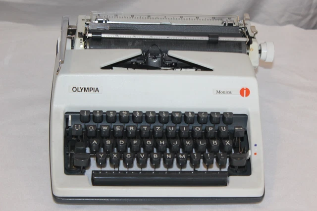 Olympia Monica Macchina da Scrivere da Viaggio