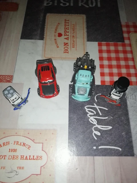 lot de  voitures cars disney pixar metal  d occasion rare