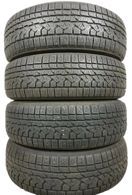 4 x Winterreifen 215/70 R 16 100 T KUMHO IZen RV KC15 2015 6-7mm