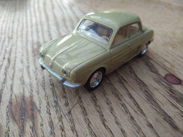 Dinky Toys F n° 24 E Renault Dauphine en très bon état en