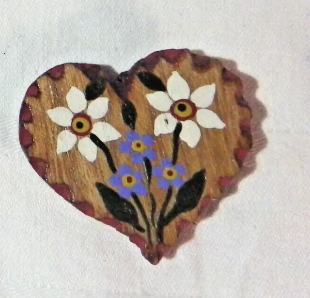 " Herz  mit Blumen "  Tracht - alte Handarbeit Holz - Brosche 50er, Vintage