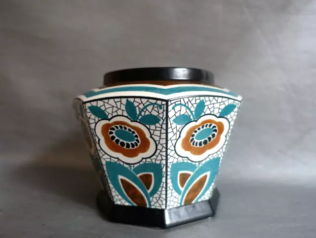 Vase Art déco faïencerie de Sarreguemines de forme octogonale décor 2328