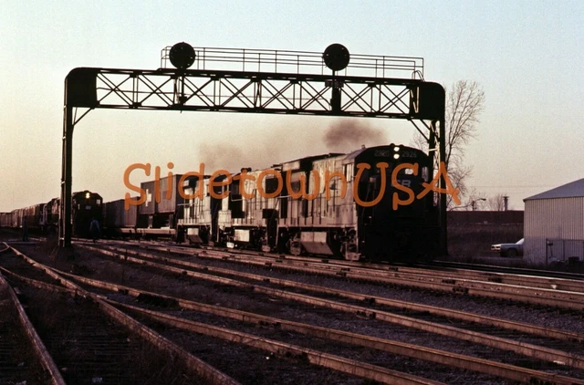 Vtg 1977 Orig Photo Train Slide 2926 CR Conrail Engine X2D059