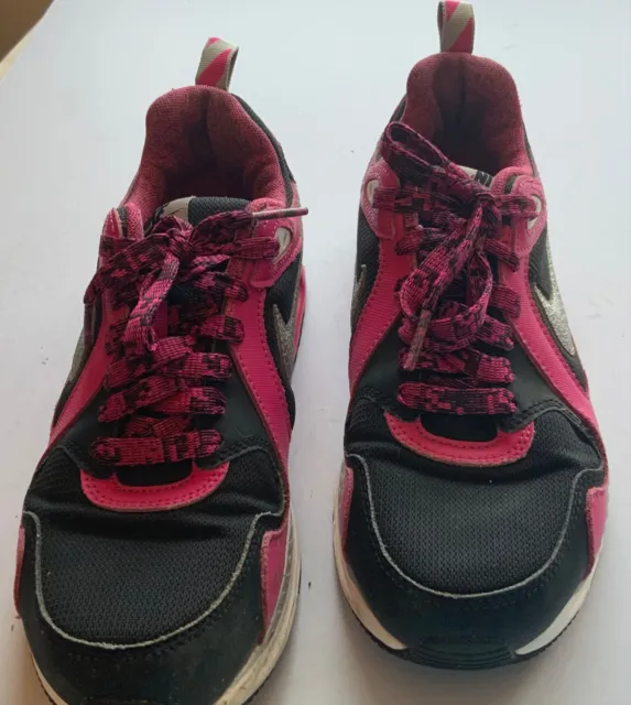 Scarpe da ginnastica Nike Air Max da donna rosa, nero e argento in perfette condizioni. Taglia 4. Favoloso
