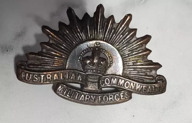 Australian Commonwealth Military Cap & Collar Badge Cap has attachment pic 7/8 3