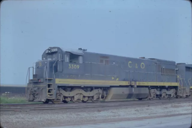 C&O CHESAPEAKE OHIO 3309 U30C CR STANLEY 1977 Kodachrome Train Slide