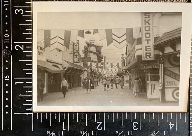 1945 era de la Segunda Guerra Mundial ~ foto original ~ los ángeles ~ venecia ~ ca. ENTRADA AL MUELLE DE VENECIA