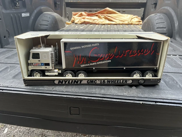 VINTAGE NYLINT MR Goodwrench 18 Wheeler Toy Semi Truck $39.00
