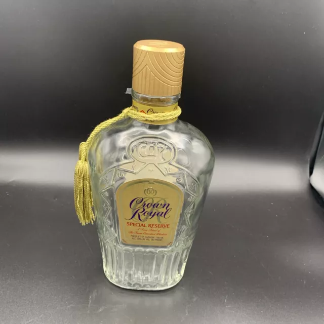 Vintage Crown Royal special reserve Empty Bottle READ!!!