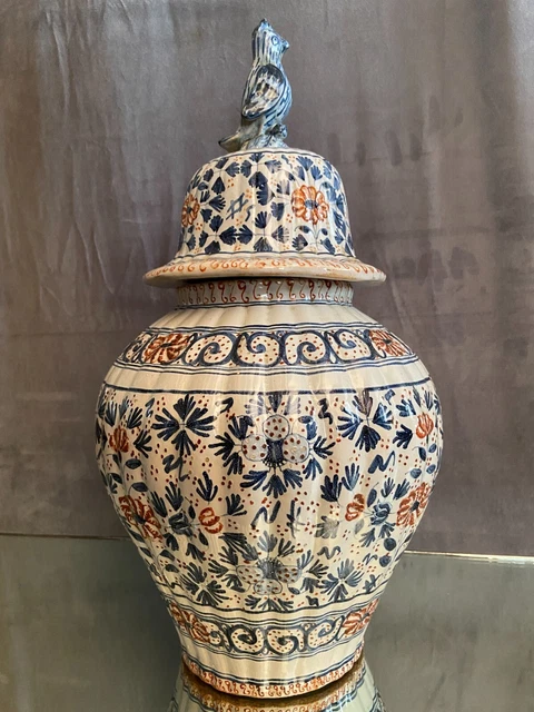 Grande potiche en faïence de style Delft Hauteur 50 cm
