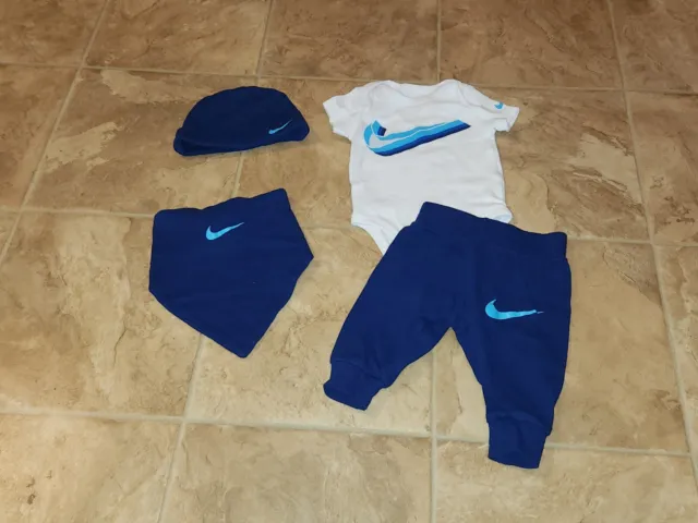 Baby Boys Nike 3pc Outfit Set Bodysuit, Pants, and Hat Size 3 Months
