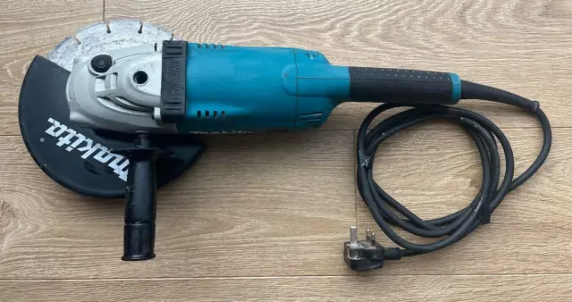 Makita GA9020 9” Angle Grinder 240v & Diamond Blade