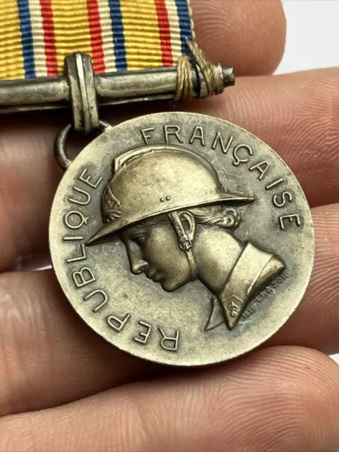 Médaille des Sapeurs-Pompiers en Argent Hommage au Dévouement Décoration France 2