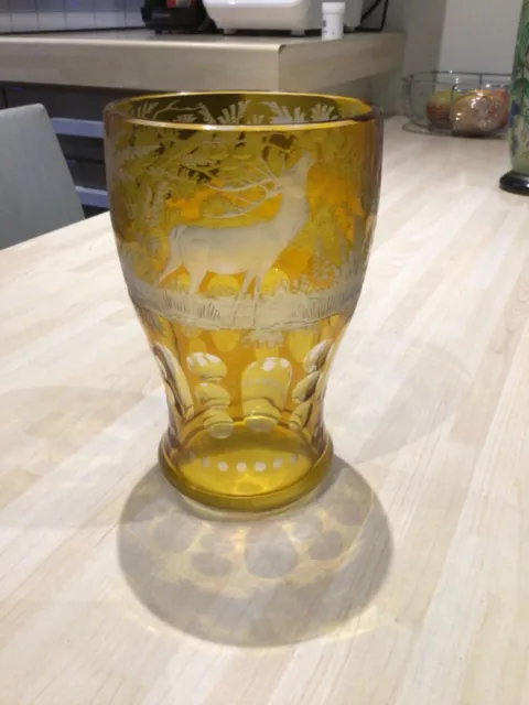 Très joli vase type gobelet en cristal de bohème