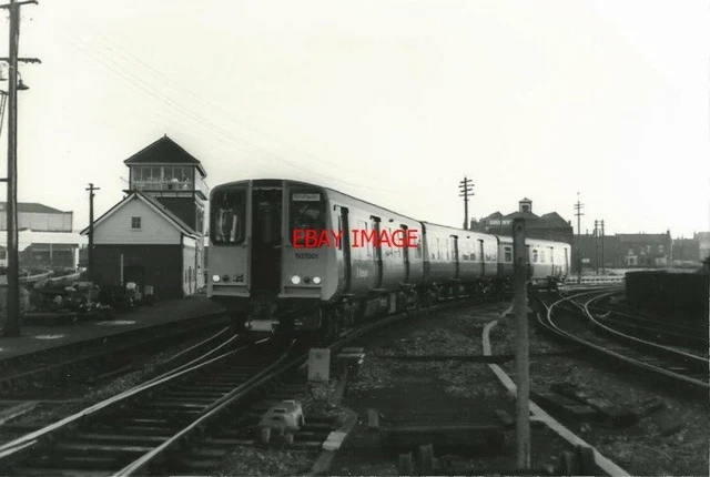 PHOTO CLASS 507 3-Car Emu No 507 001 (V2) Entering Southport On A ...