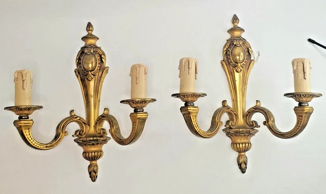 Élégant Paire de Bras de Lumière Style Louis XV en Laiton - Hauteur 33 cm