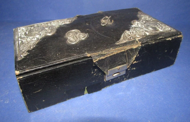 Coffret à Jeux De Cartes En Argent Guilloché Et Bois – Époque 800/1000ème, Style Jeux De Cafés