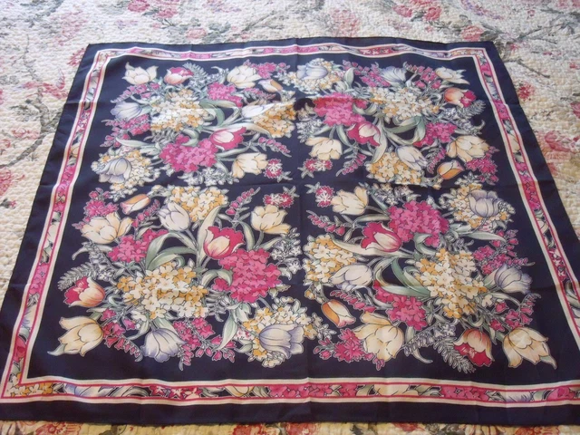 Sciarpa vintage, design stile arti floreali e mestieri