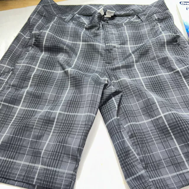 Fila Sport Golf Shorts Men's Size 32 Black Plaid Polyester Golf/Chino Shorts