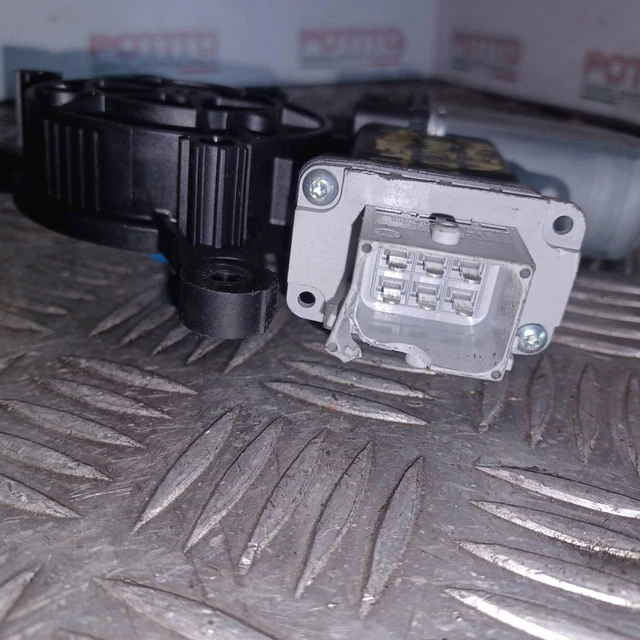Rullo avvolgitore per coperture Serie 100 - Piscine di Classe Rullo avvolgitore per coperture Serie 100 - Piscine di Classe