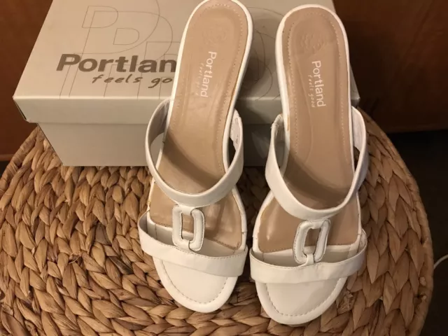 Women’s White Leather Sandals - Size 8.5 - Brand New - Never Worn