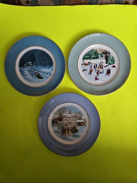 Avon 'Christmas Memories' Series Set of 3 Collector Plates 22K Gold Trim 1975-77