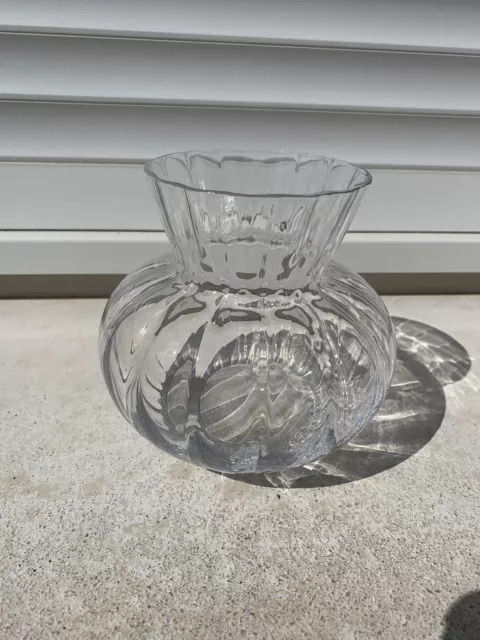 joli vase en cristal signé Daum France