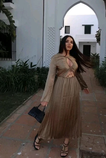wrinkle look satin effect cut out dress Its called WRINKLE LOOK SATIN EFFECT CUT OUT DRESS #zarahaul #zaratryon #tryonhaul #size8 #summerfashion2022 #weddingguestdress #satindress2022 #brixana #blackgirlluxurylifestyle